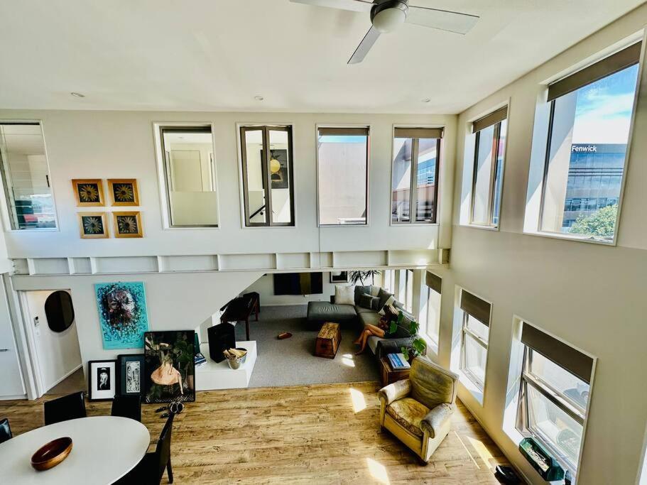 Stunning New York Loft Gallery Крайстчърч Екстериор снимка